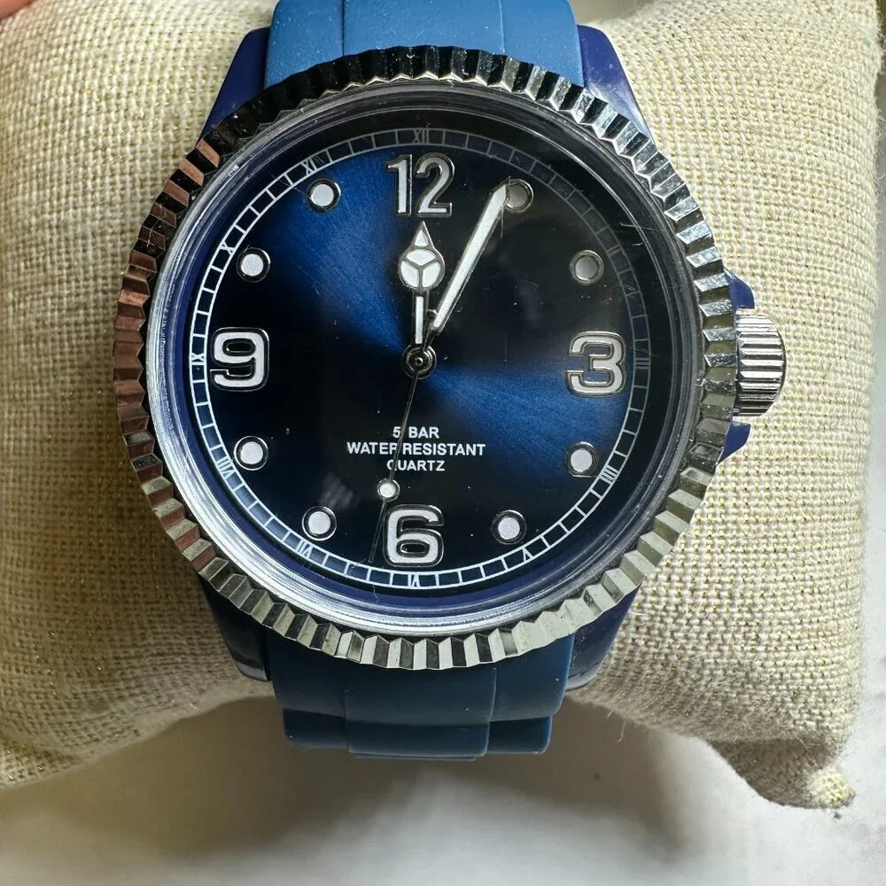 Sempre Watch Men Silver Tone Blue Silicone Band Fluted Bezel New Battery 9.5